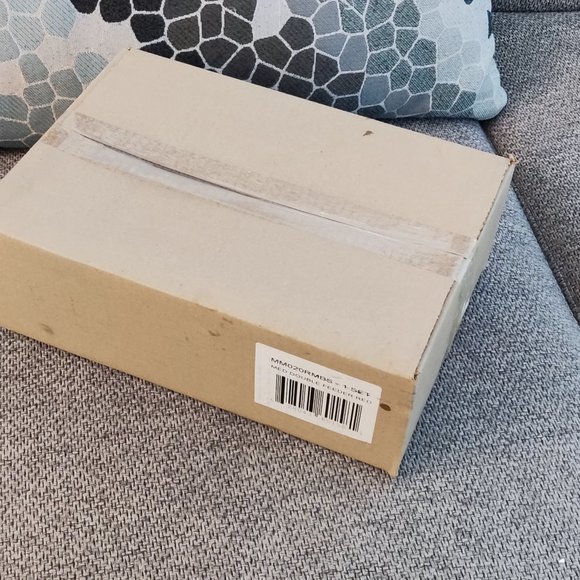 Messy Mutts Silicone Double Pet Feeder, Red, Medium - Picture 2 of 3